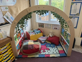 School Reading arch